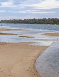 Low tide at Lakes Entrance